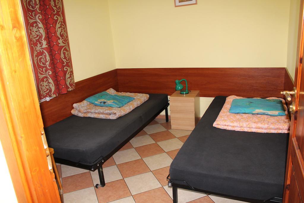 Dom Narciarza Apartman Szczyrk Szoba fotó