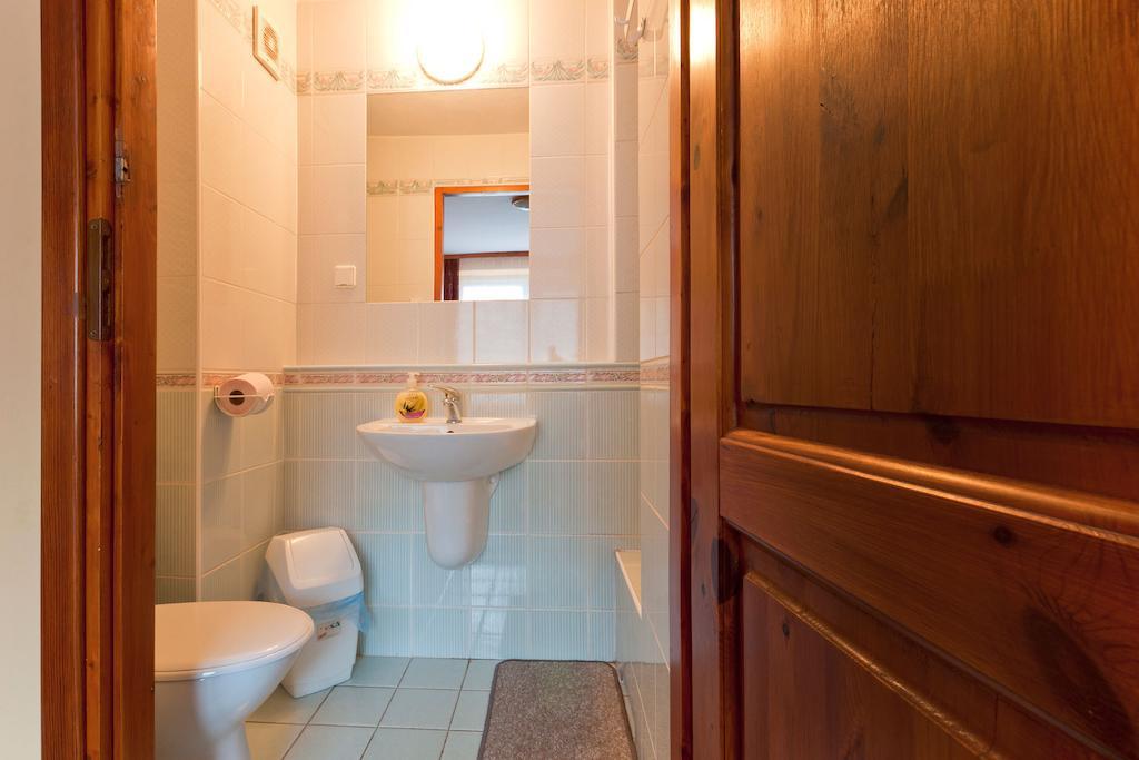 Dom Narciarza Apartman Szczyrk Szoba fotó